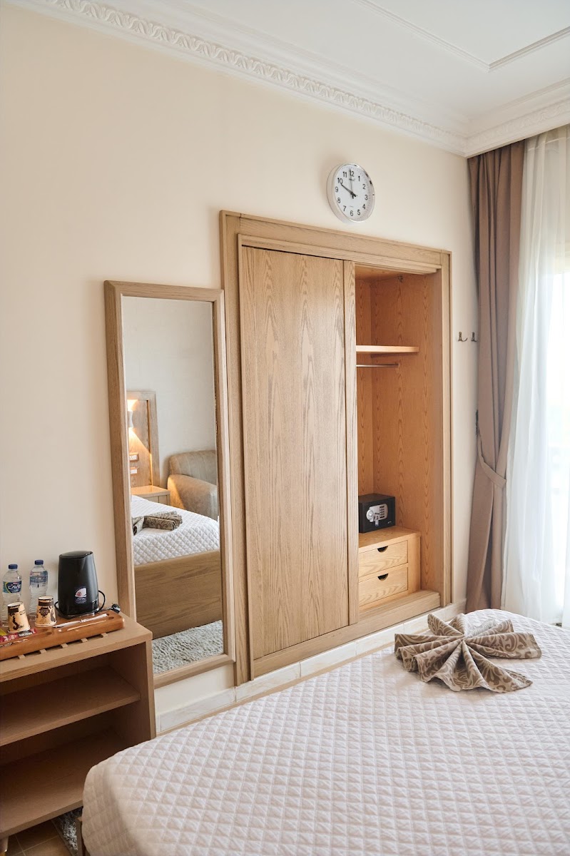 Room 8