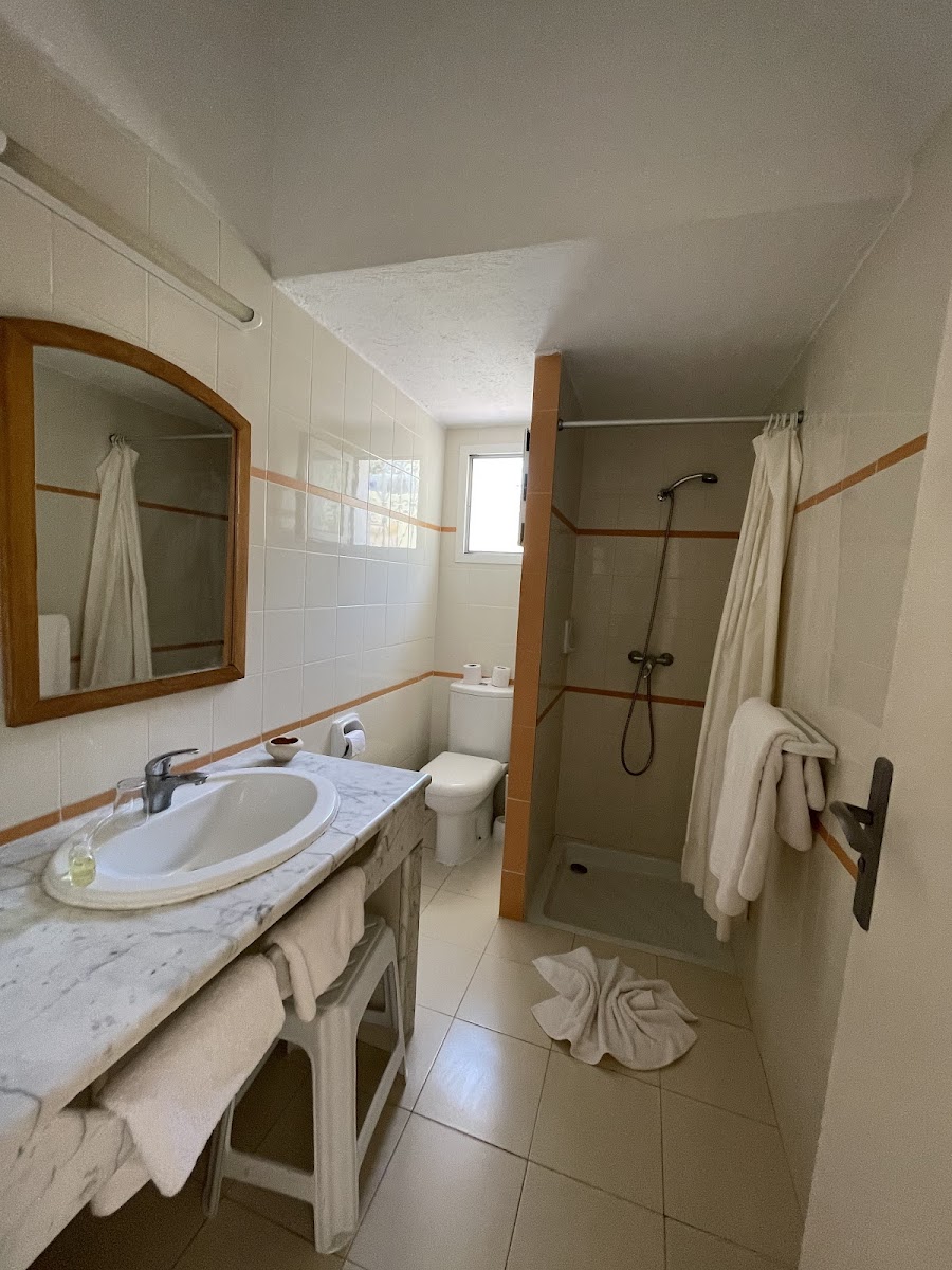 Room 8