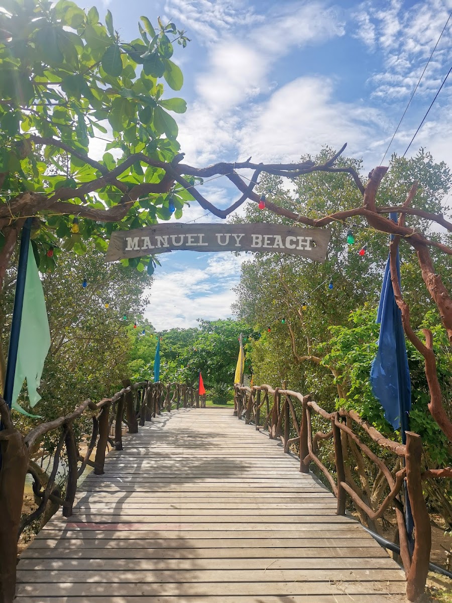 Manuel Uy Beach