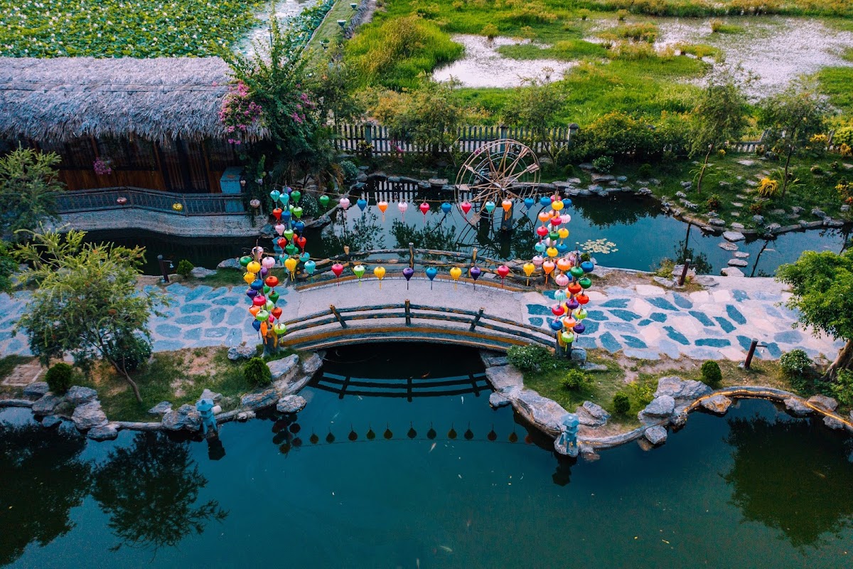 Khu du lịch Hang Múa