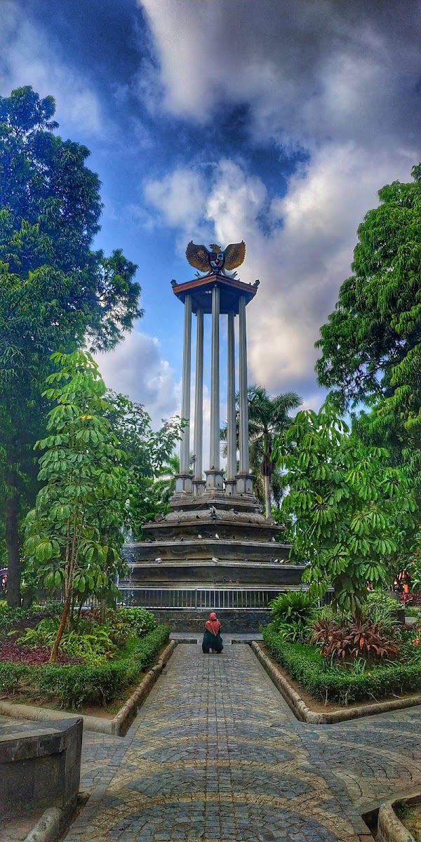 Taman Aloon Aloon Tulungagung