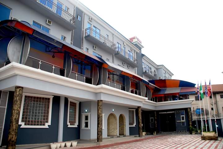 De-Lasmall Hotel and Resort Ltd