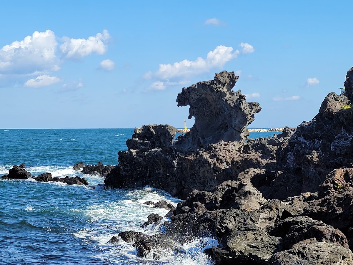 Yongduam Rock