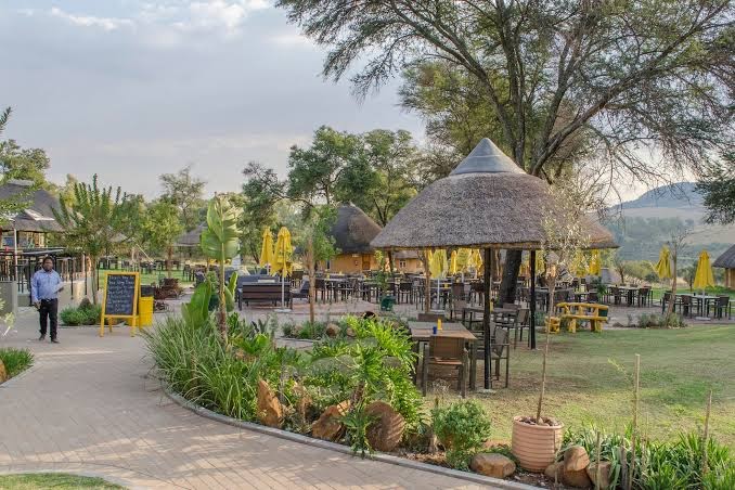 Cradle Moon Lakeside Game Lodge