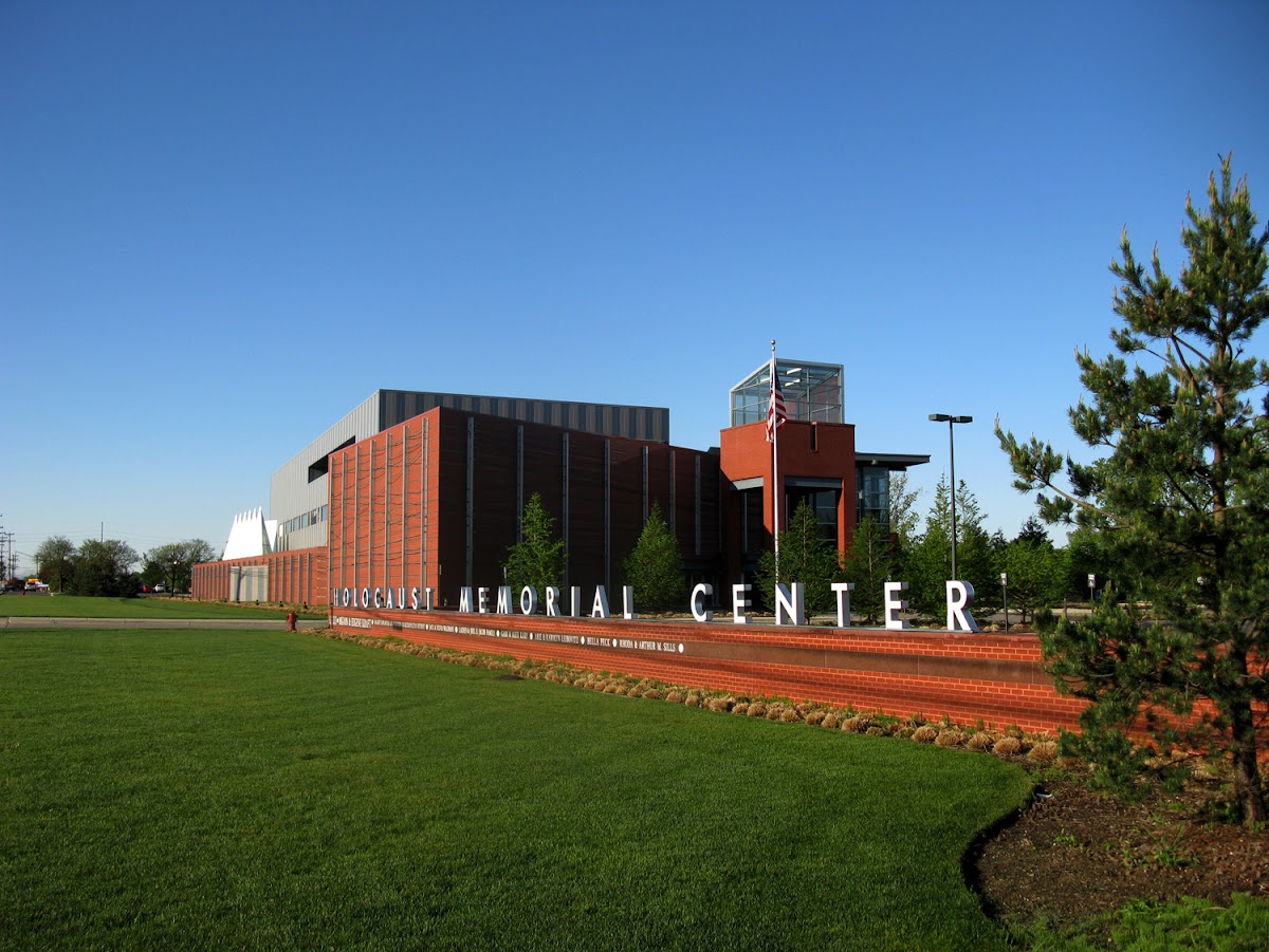 The Zekelman Holocaust Center