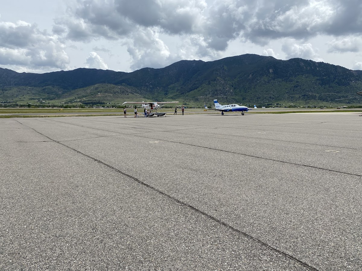 Bert Mooney Airport (BTM)