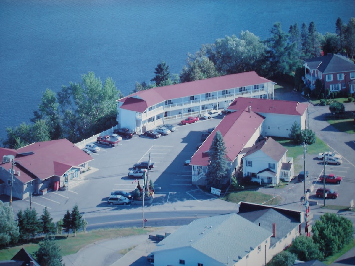 Hill Top Motel & Restaurant
