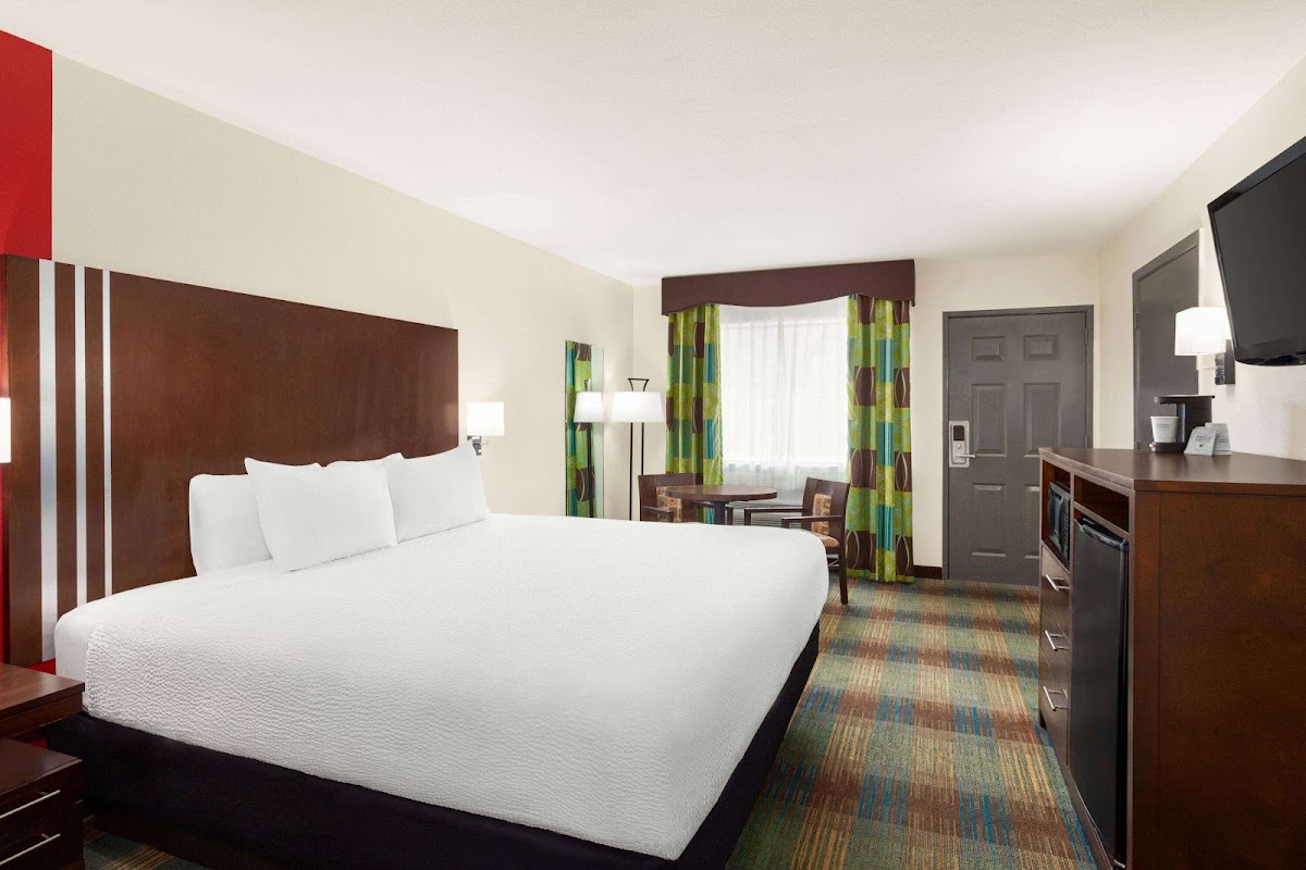 Ramada by Wyndham San Antonio Near SeaWorld/Lackland AFB photo 2