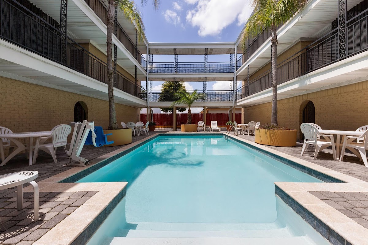 Super 8 by Wyndham New Orleans photo 3