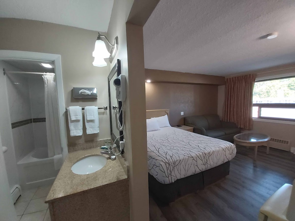 Arnprior Motor Inn photo 3
