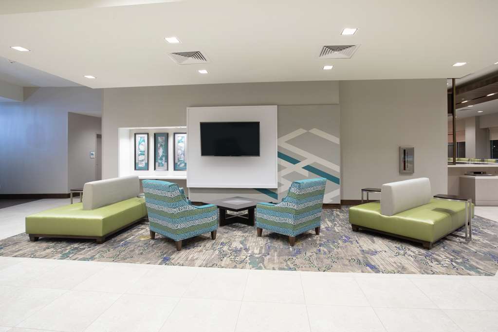 Hilton Garden Inn Omaha Aksarben Village photo 2