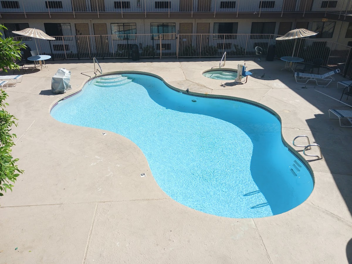 Super 8 by Wyndham Phoenix Metro North photo 3