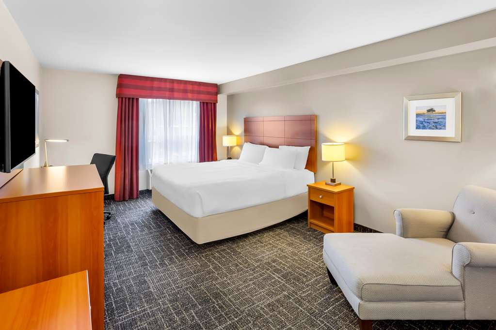 Best Western Thompson Hotel & Suites photo 2