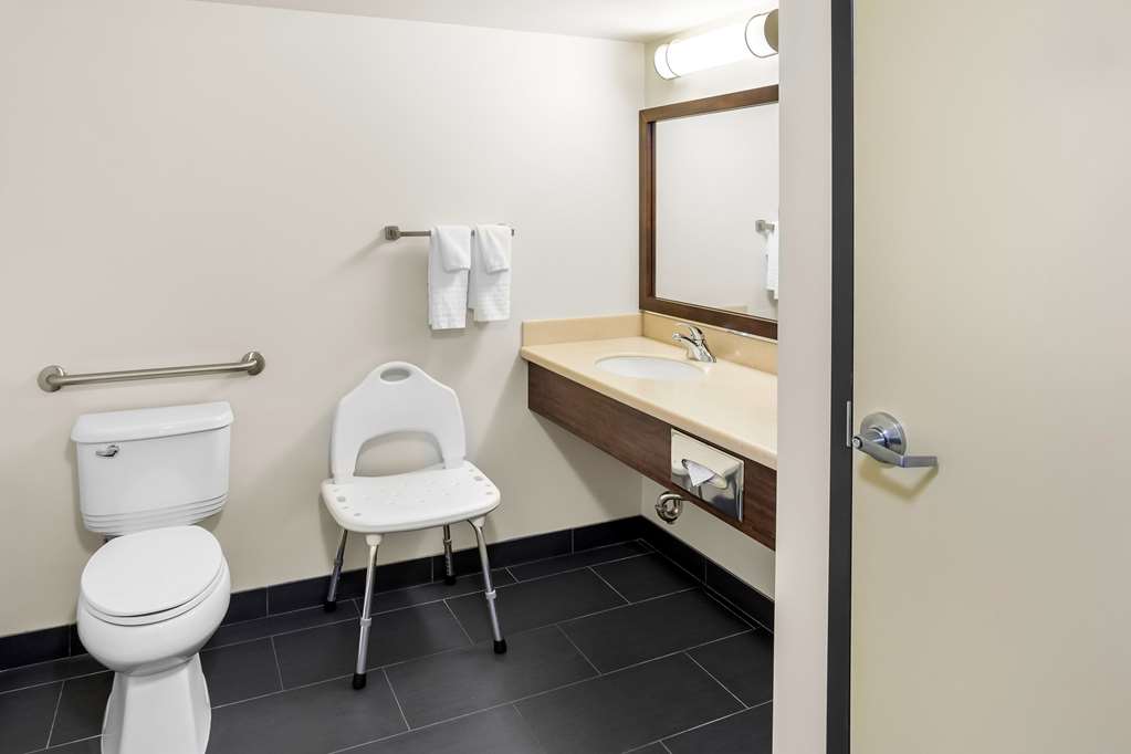 Best Western Thompson Hotel & Suites photo 3