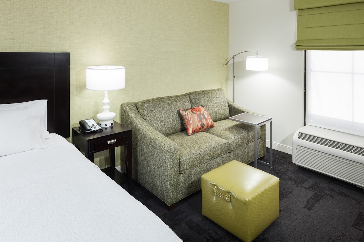 Hampton Inn & Suites Gainesville-Downtown photo 2