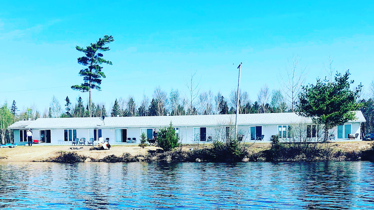 The Shores of Deer Lake