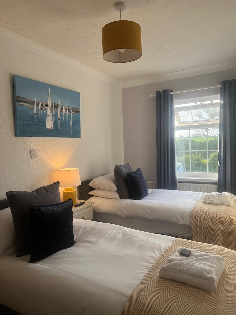 Tŷ Dderw Country Inn Book Direct to Save photo 2