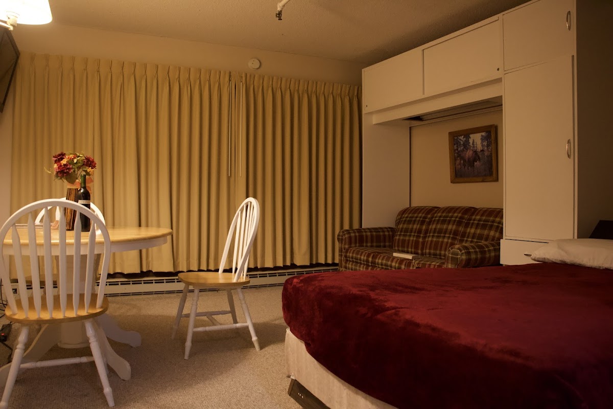 Evergreen Valley Inn & Villas