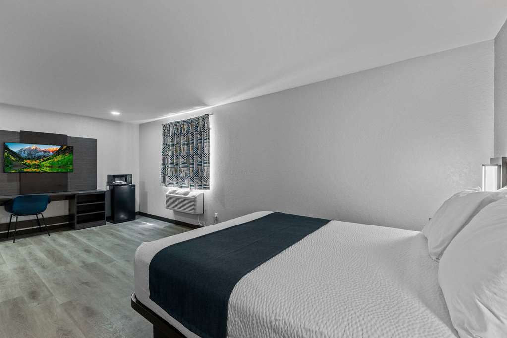 Motel 6 Brighton CO Denver Northeast photo 2
