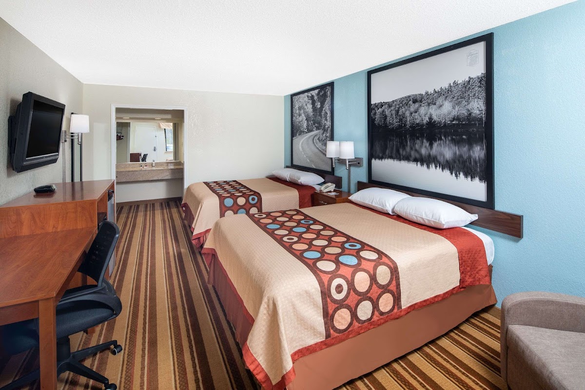 Super 8 by Wyndham Burlington NC photo 2