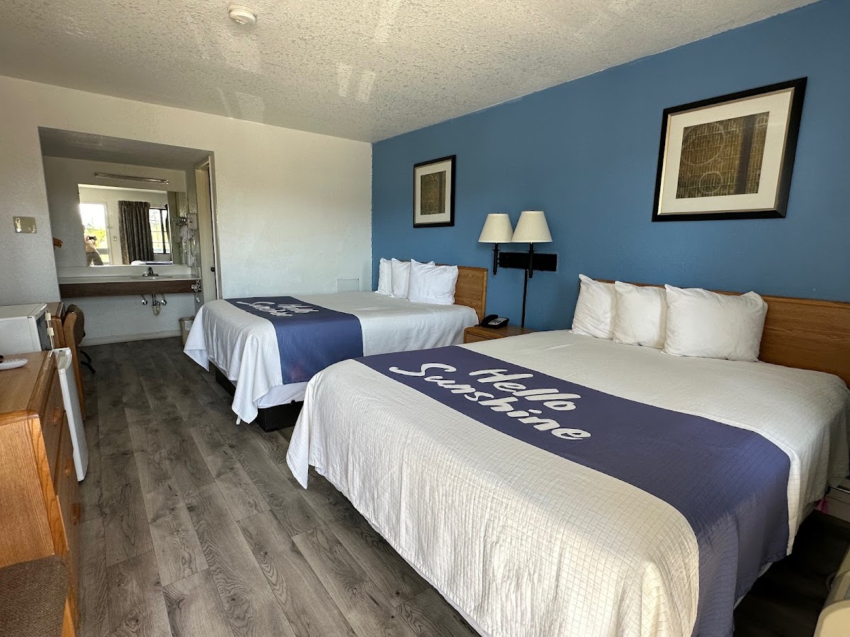 Days Inn & Suites by Wyndham Needles photo 2