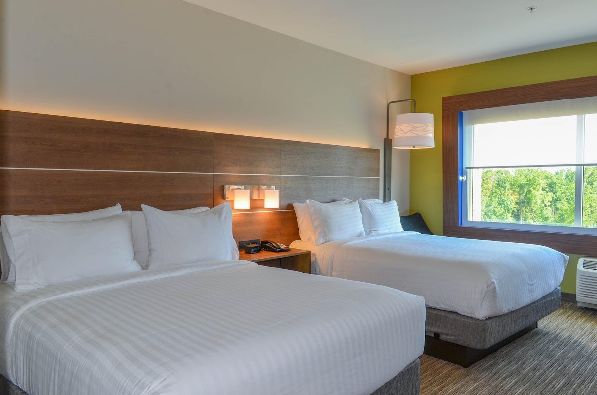 Holiday Inn Express & Suites Charlotte NE - University Area by IHG photo 2