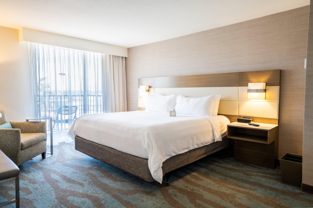 Crowne Plaza Ventura Beach by IHG photo 2