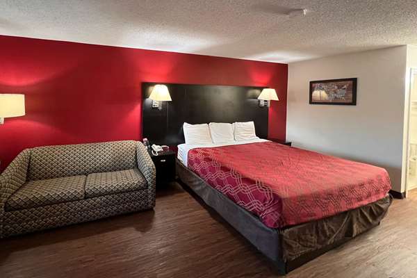Econo Lodge Inn & Suites Tuscaloosa I-20 photo 2