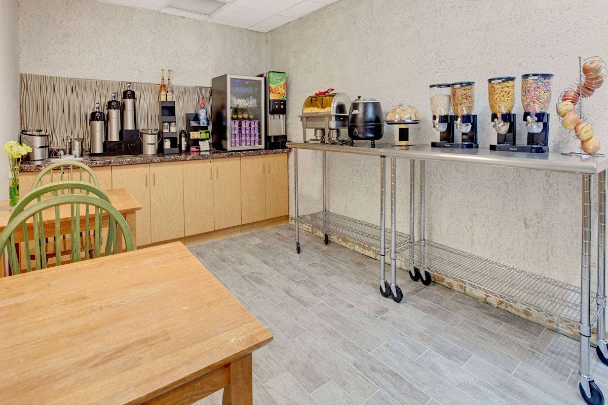 Microtel Inn & Suites by Wyndham Stockbridge/Atlanta I-75 photo 3