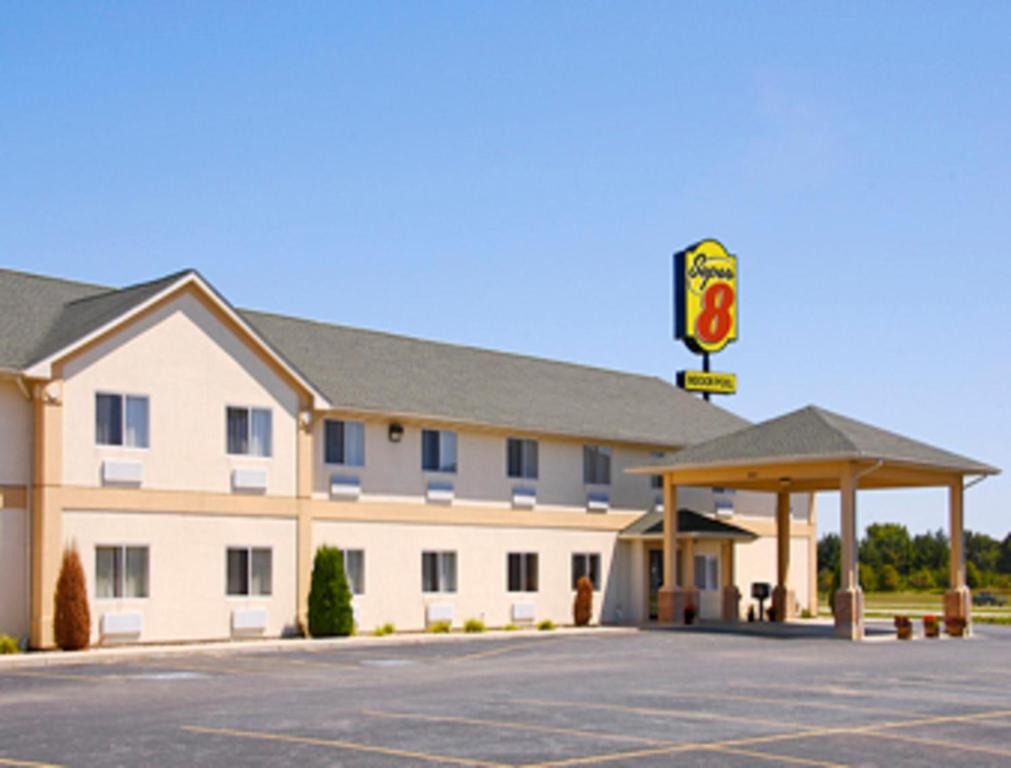 Super 8 by Wyndham Huntington