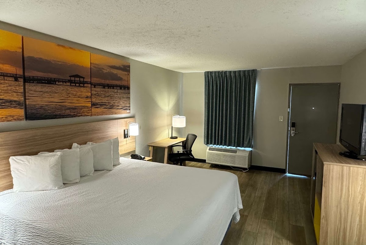 Days Inn by Wyndham Crystal River photo 2