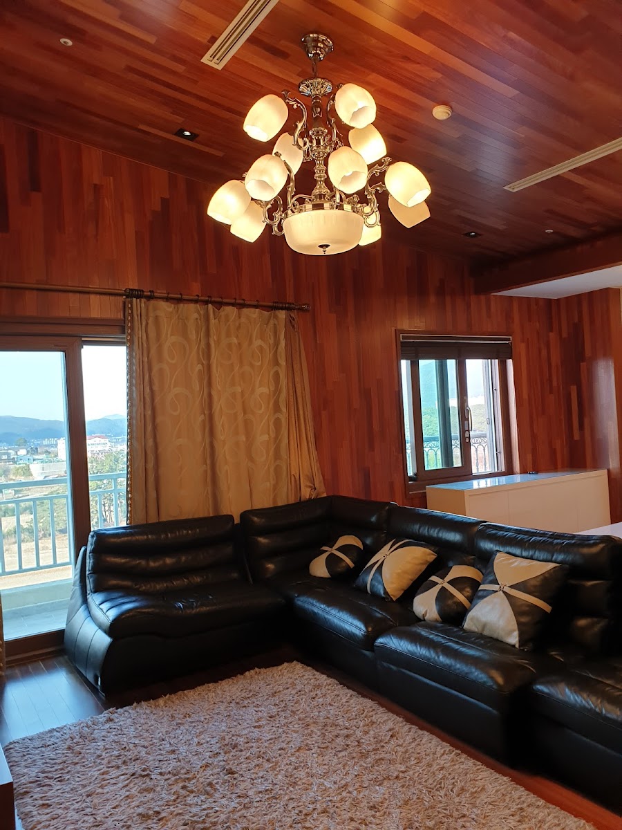 Room 9