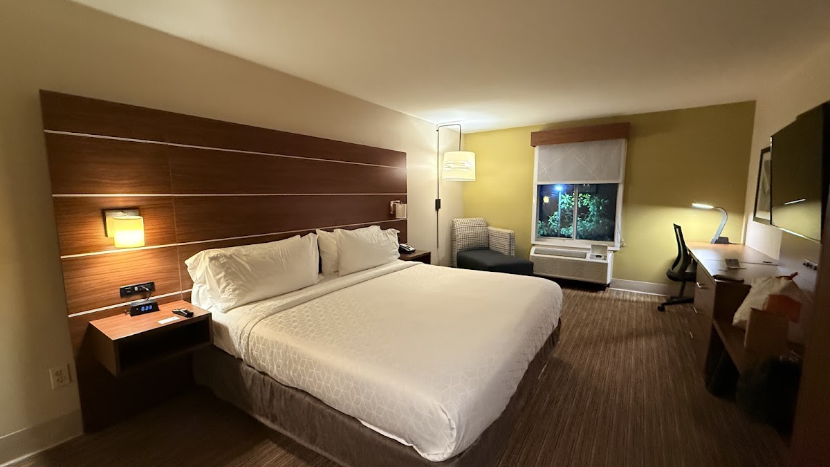 Holiday Inn Express & Suites Philadelphia - Mt. Laurel by IHG photo 2