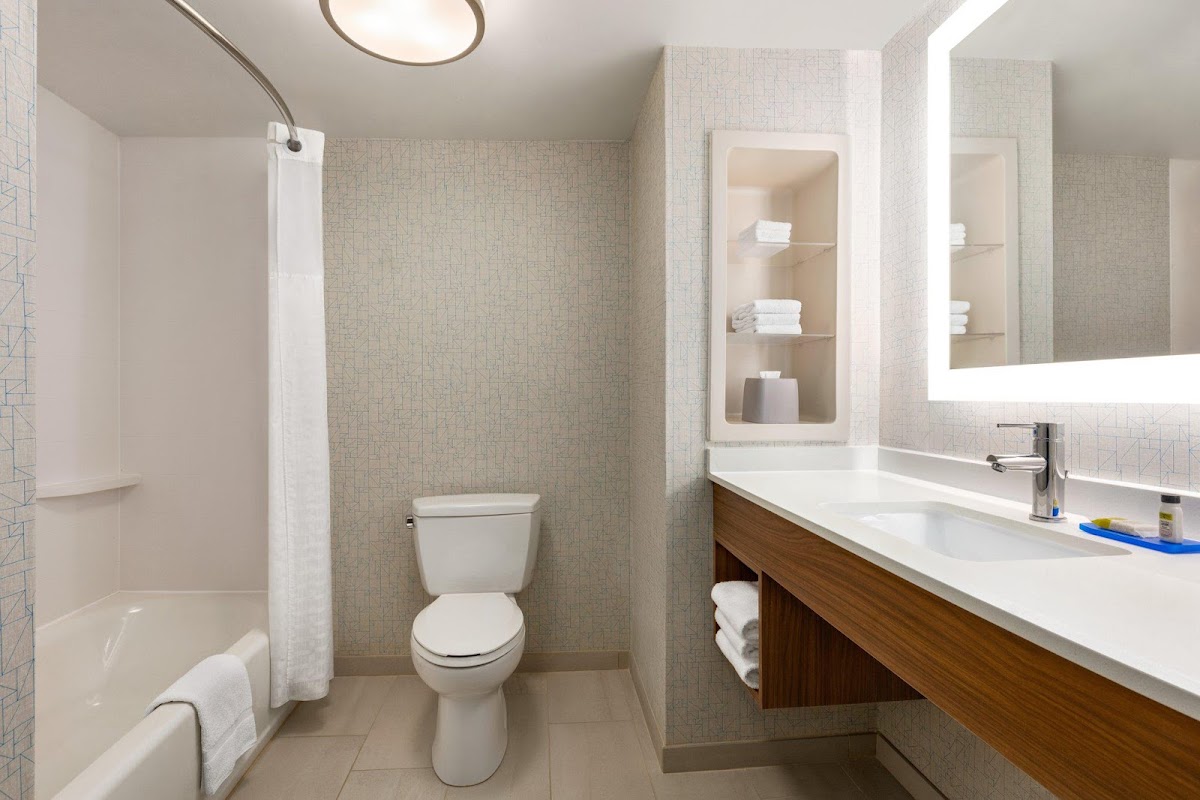 Holiday Inn Express & Suites Philadelphia - Mt. Laurel by IHG photo 3