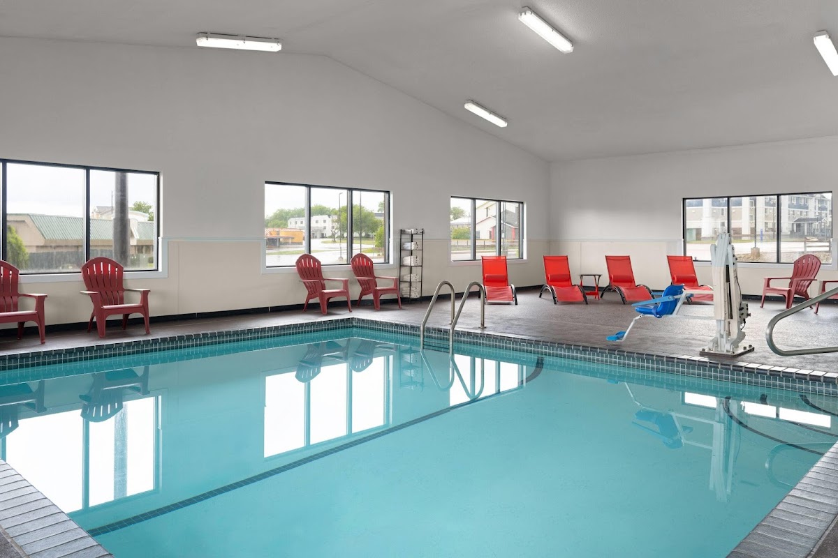 Ramada by Wyndham Cedar Rapids South photo 3