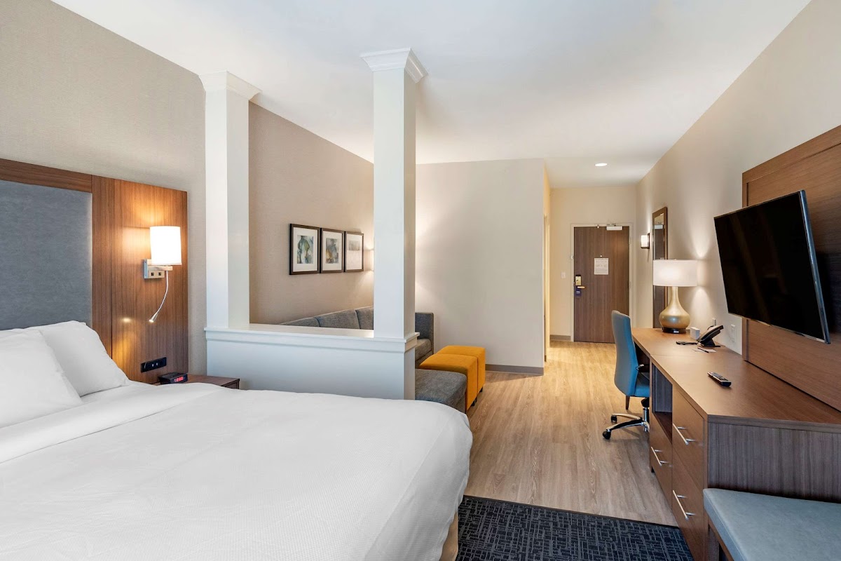 Comfort Suites Grandview - Kansas City photo 2
