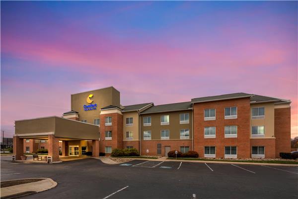 Comfort Inn & Suites Akron South