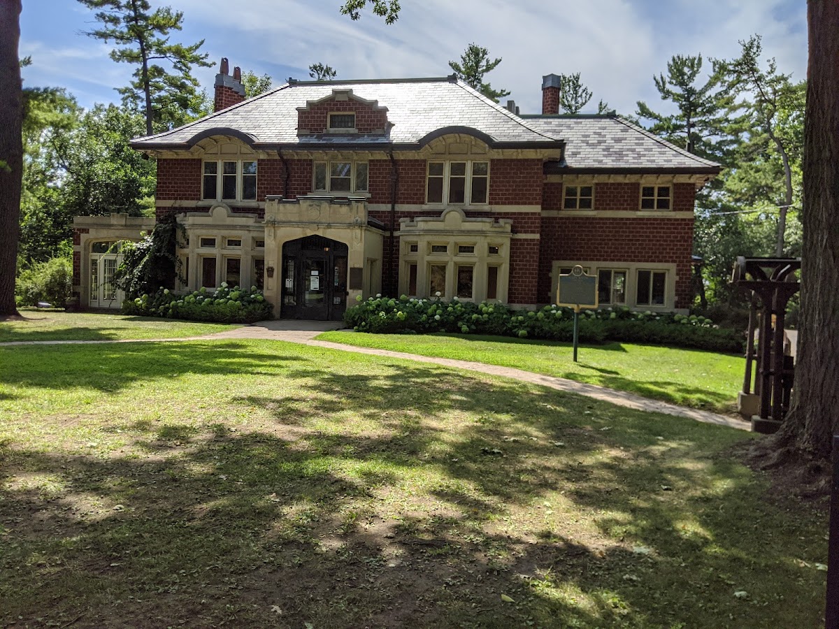 Glenhyrst Art Gallery of Brant