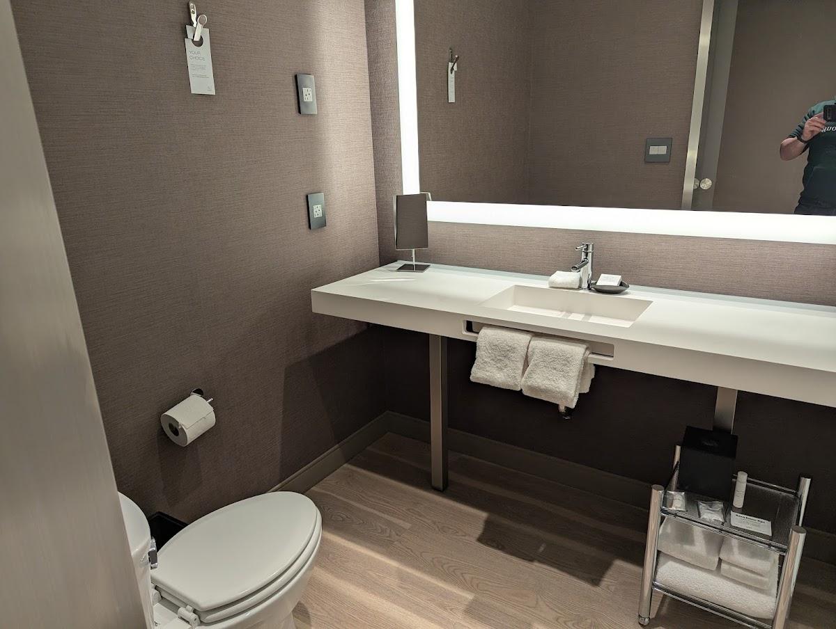 AC Hotel Reston photo 3