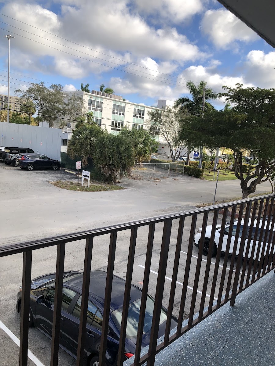 Bayview Apartments photo 2