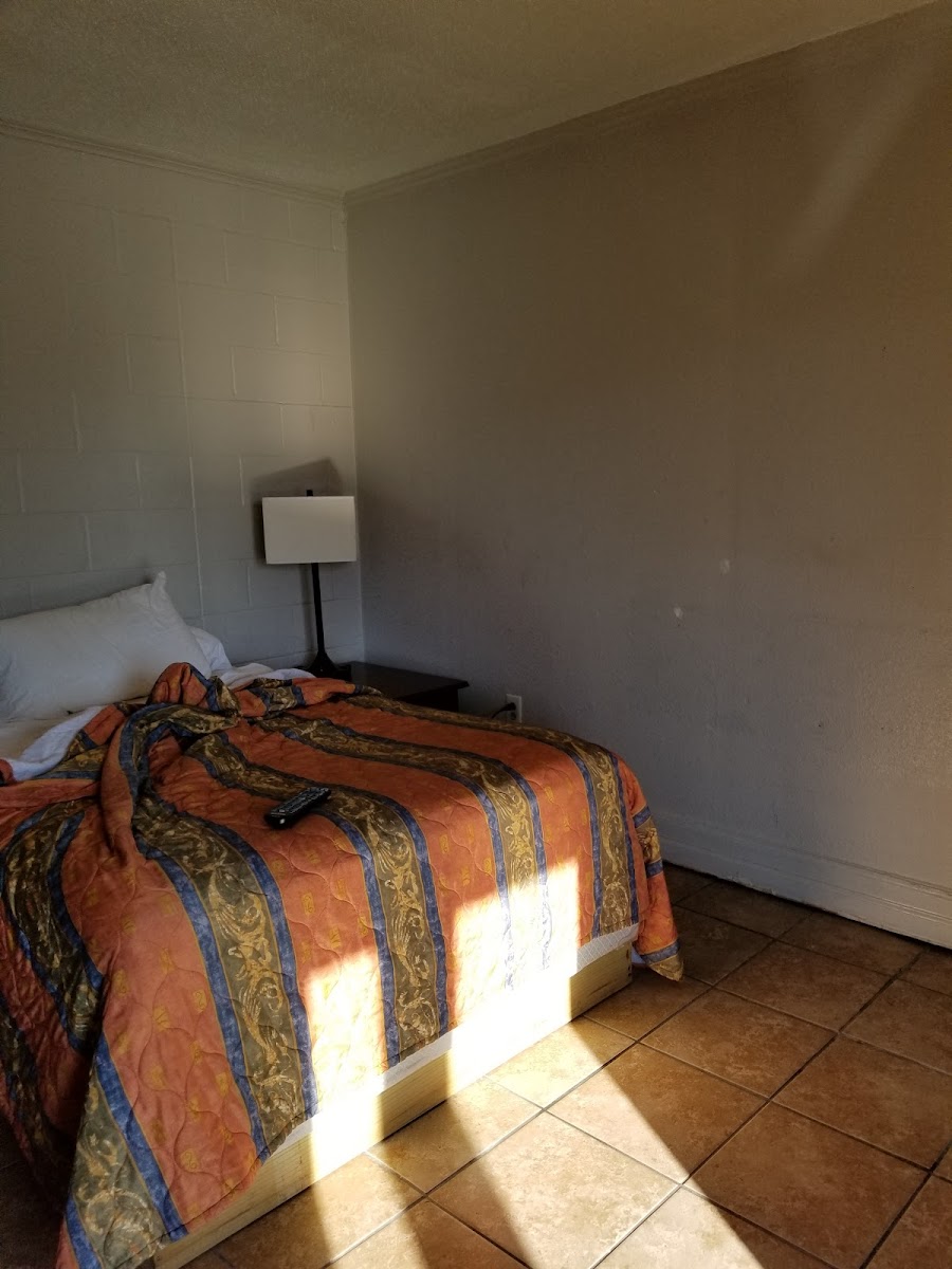 Economy Inn photo 2