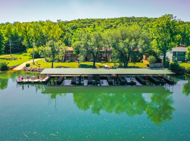 Tanglewood Lodge & Resort photo 2