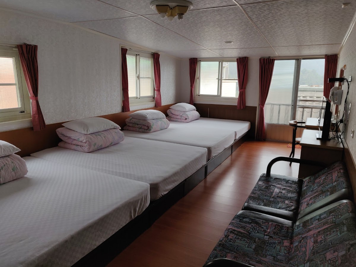 Room 9