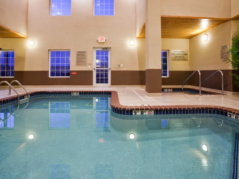 GrandStay Hotel & Suites Ames photo 2