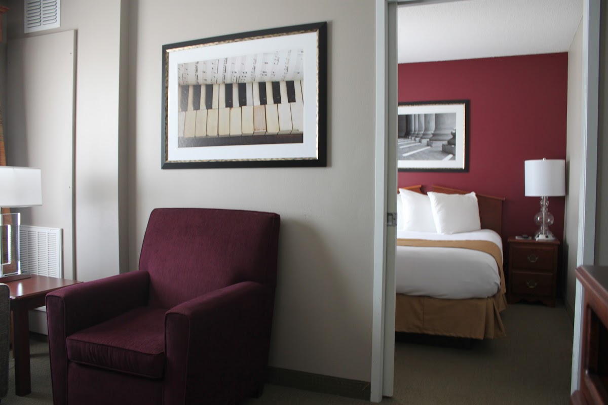 GrandStay Hotel & Suites Ames photo 3