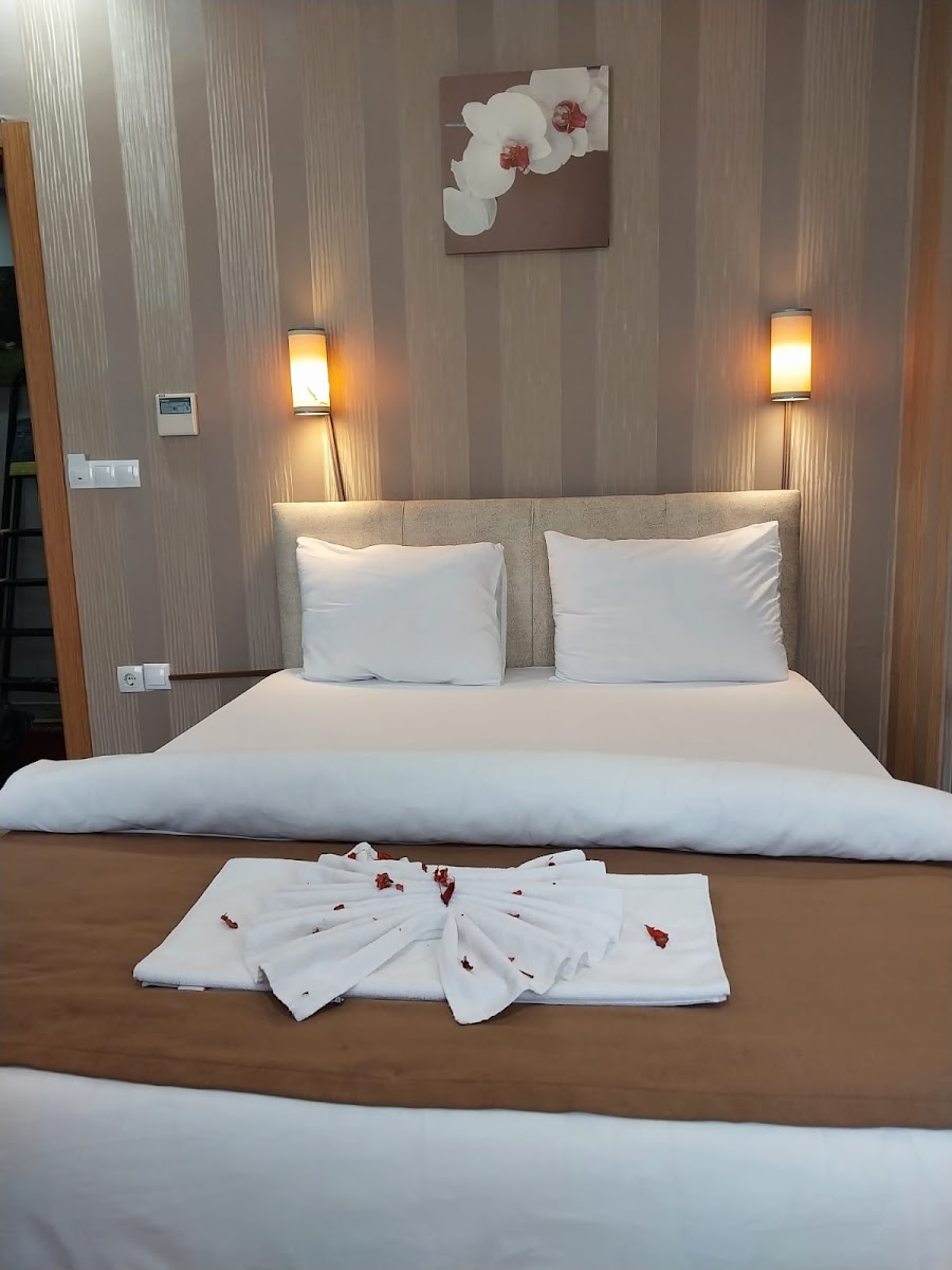 Room 8