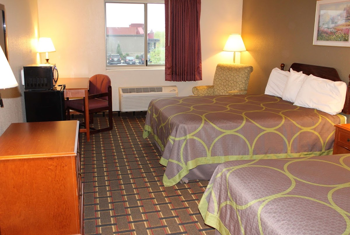 Super 8 by Wyndham Valparaiso photo 2