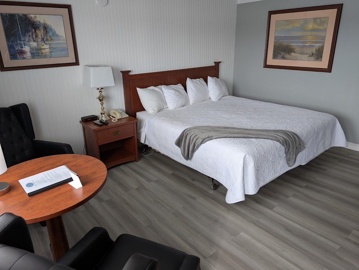 The Cove Motel & Restaurant