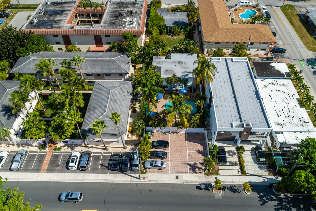 Las Olas Guesthouse @ 15th Avenue