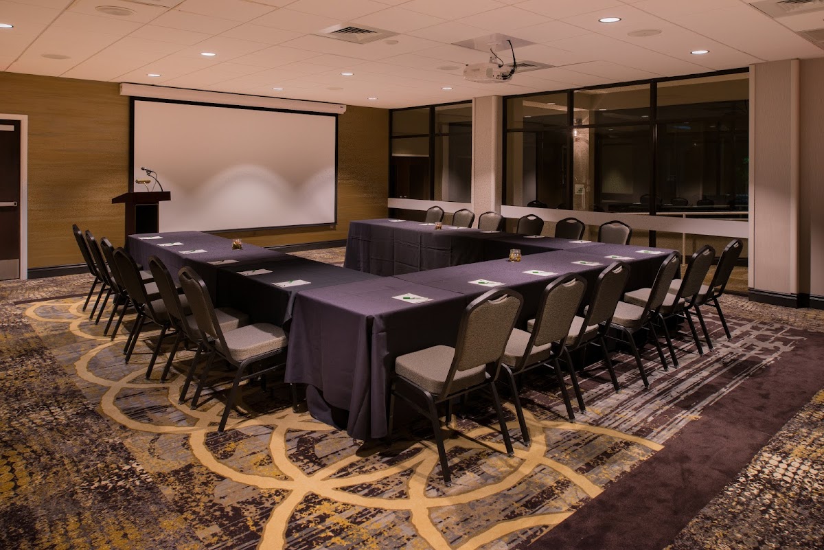 DoubleTree by Hilton Raleigh Crabtree Valley photo 3